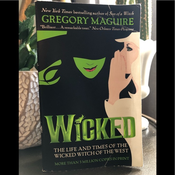 “Wicked” the book 📚 - Picture 1 of 2